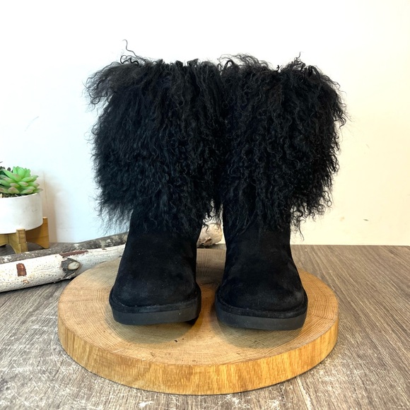 *UGG | Classic Short Curly Sheepskin Cuff Mongolian Black Suede Boots Size 6 - Picture 6 of 15
